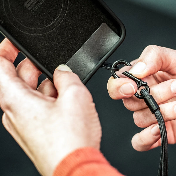 Carabiner for quick attachment
