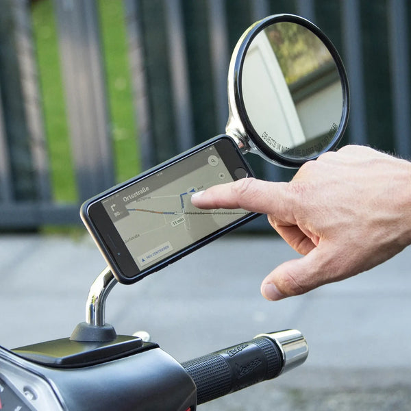 Smartphone-Montage an Spiegeln und Rohren